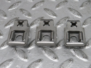 32701 Mercedes-Benz S124 300TE Wagon Fuel Injector Bracket Holder Set