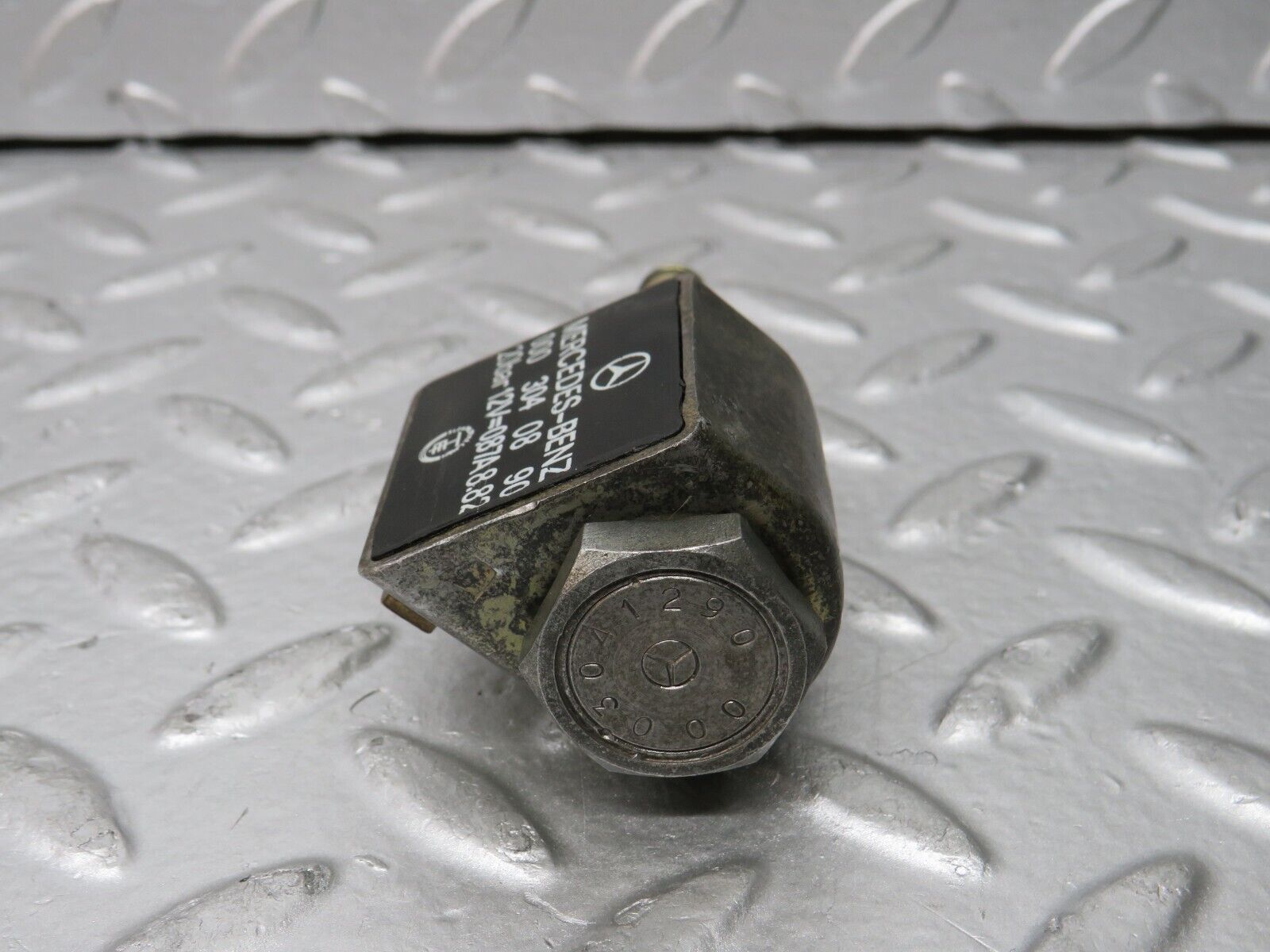 30216 Mercedes-Benz W123 230E Automatic Gearbox Solenoid 722.122 0003040890