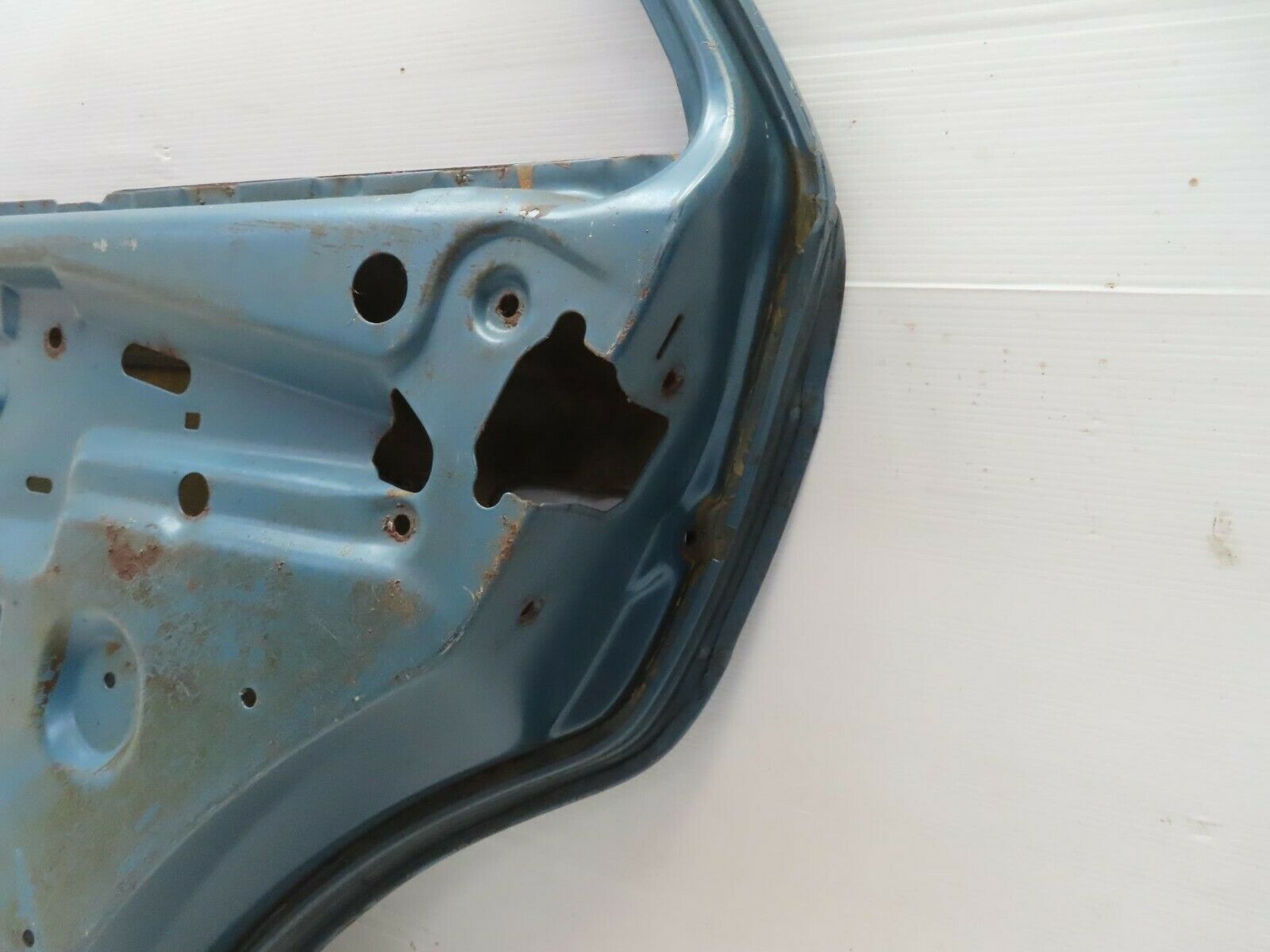 10439 Mercedes-Benz W123 Rear Right Door