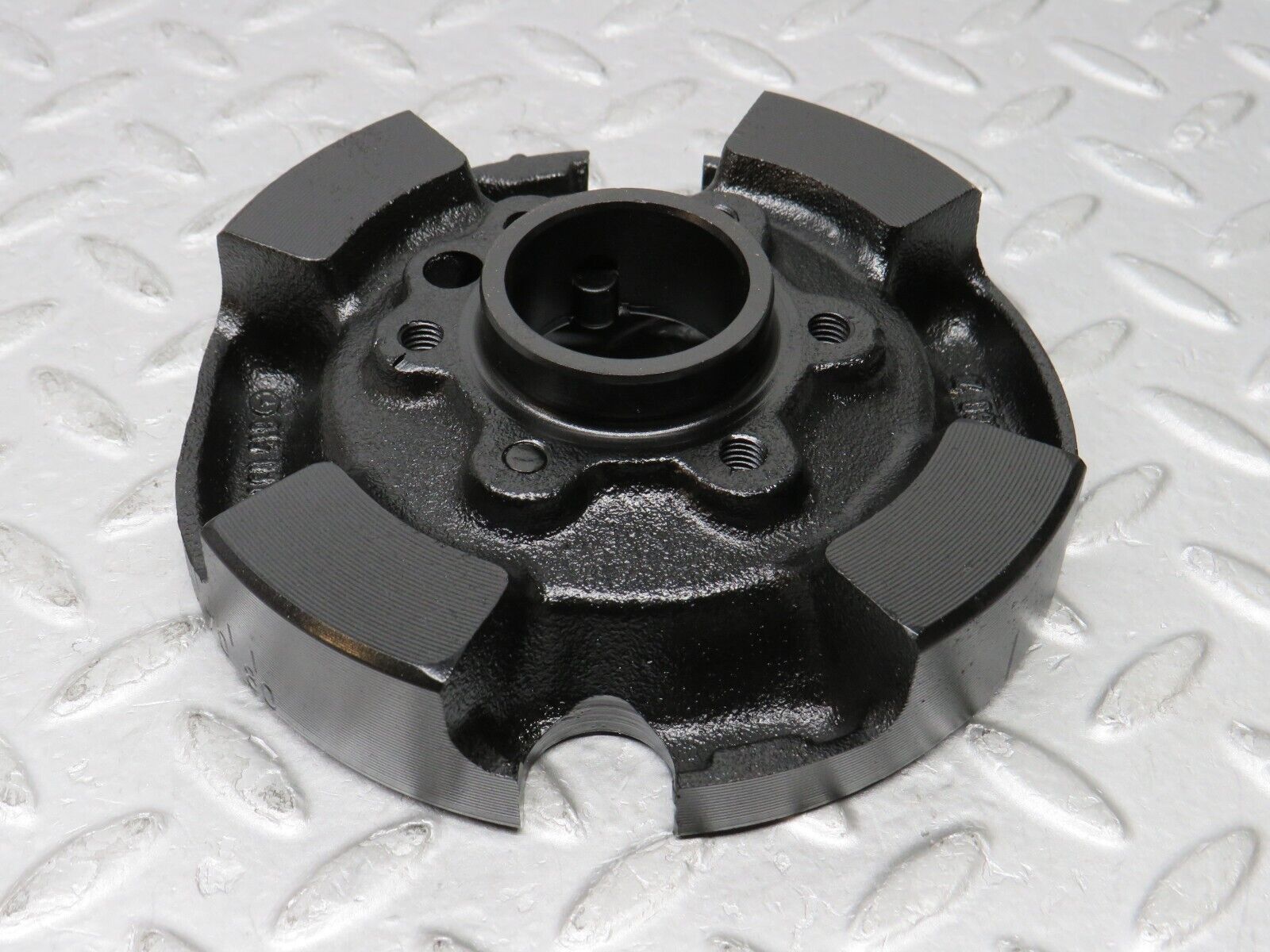 35899 Mercedes-Benz 240D OM616.912 Crankshaft Vibration  6150311507