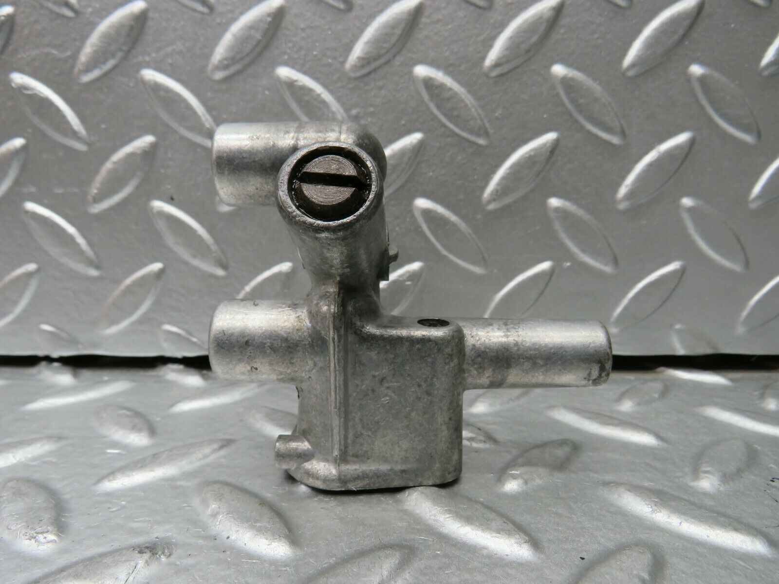 23084 Mercedes-Benz C123 230CE Coupe Idle Control Valve 1020940512