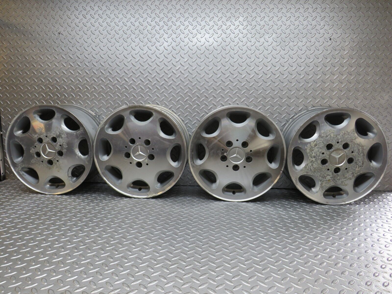 35882 Mercedes-Benz Alloy Wheel Set 7Jx15 H2 ET41 1244011902