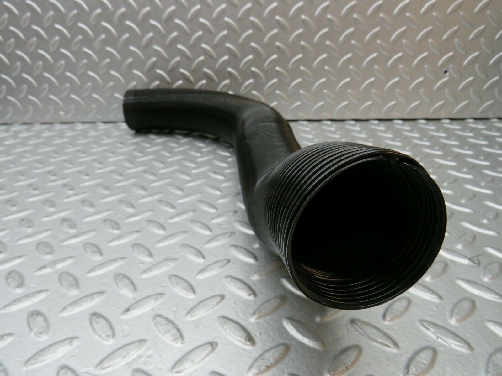 22041 Mercedes-Benz S123 280TE Wagon Heater Pipe Air Pipe Pair