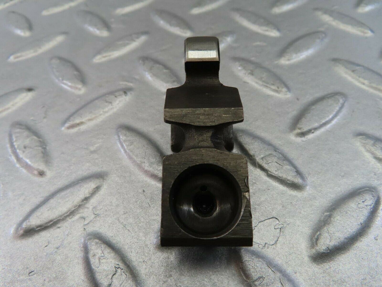 9868 Mercedes-Benz C123 280CE Coupe Valve Rocker Arm With Retaining Spring