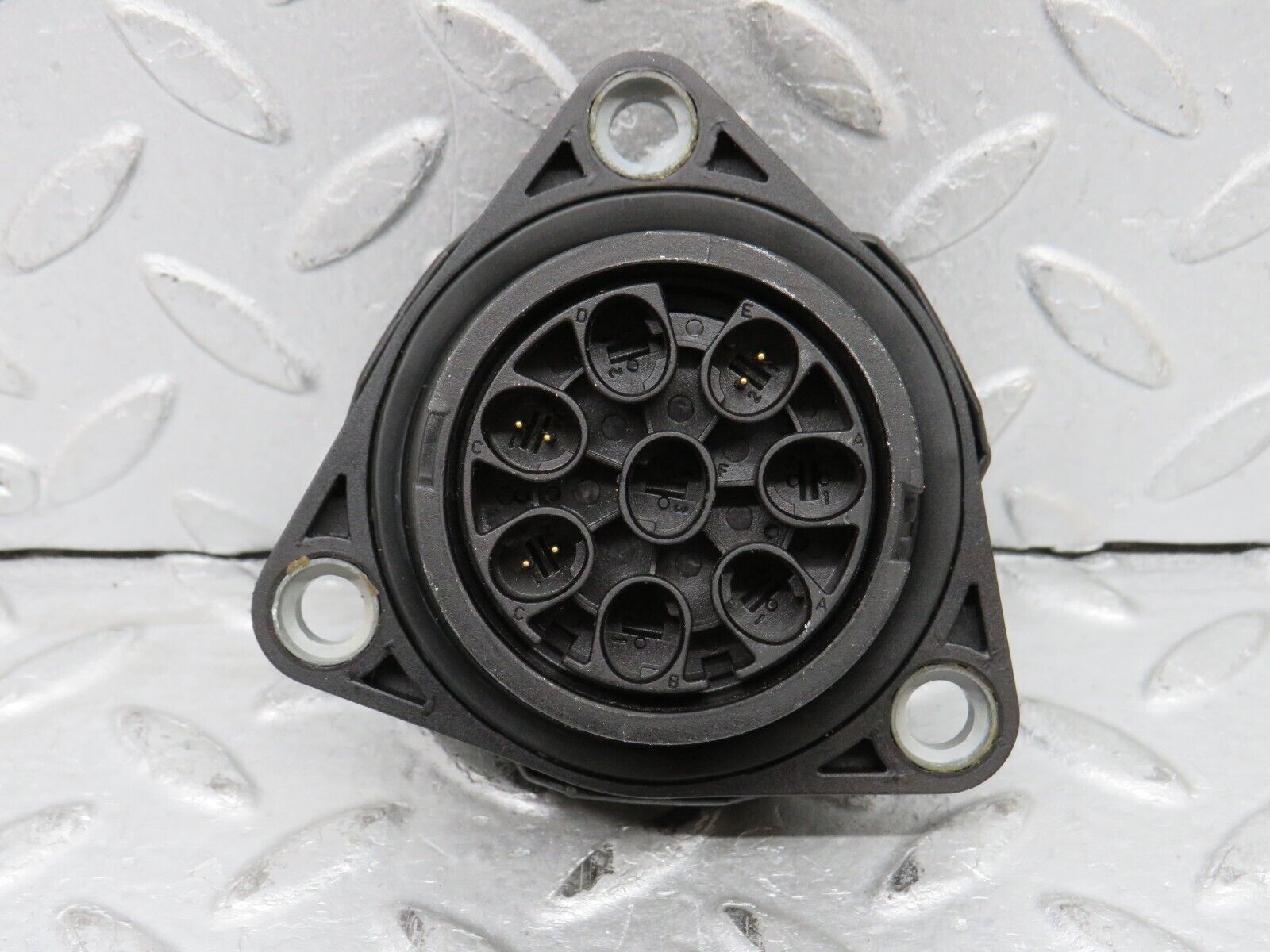 37909 Mercedes-Benz A124 320E Cabriolet Rear Axle Transfer Case Plug 0005451246