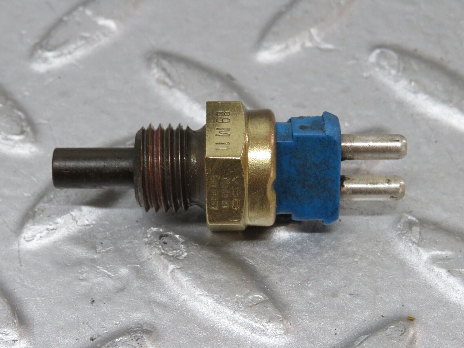 36255 Mercedes-Benz W126 420SE Coolant Temperature Sensor VDO 0085424517