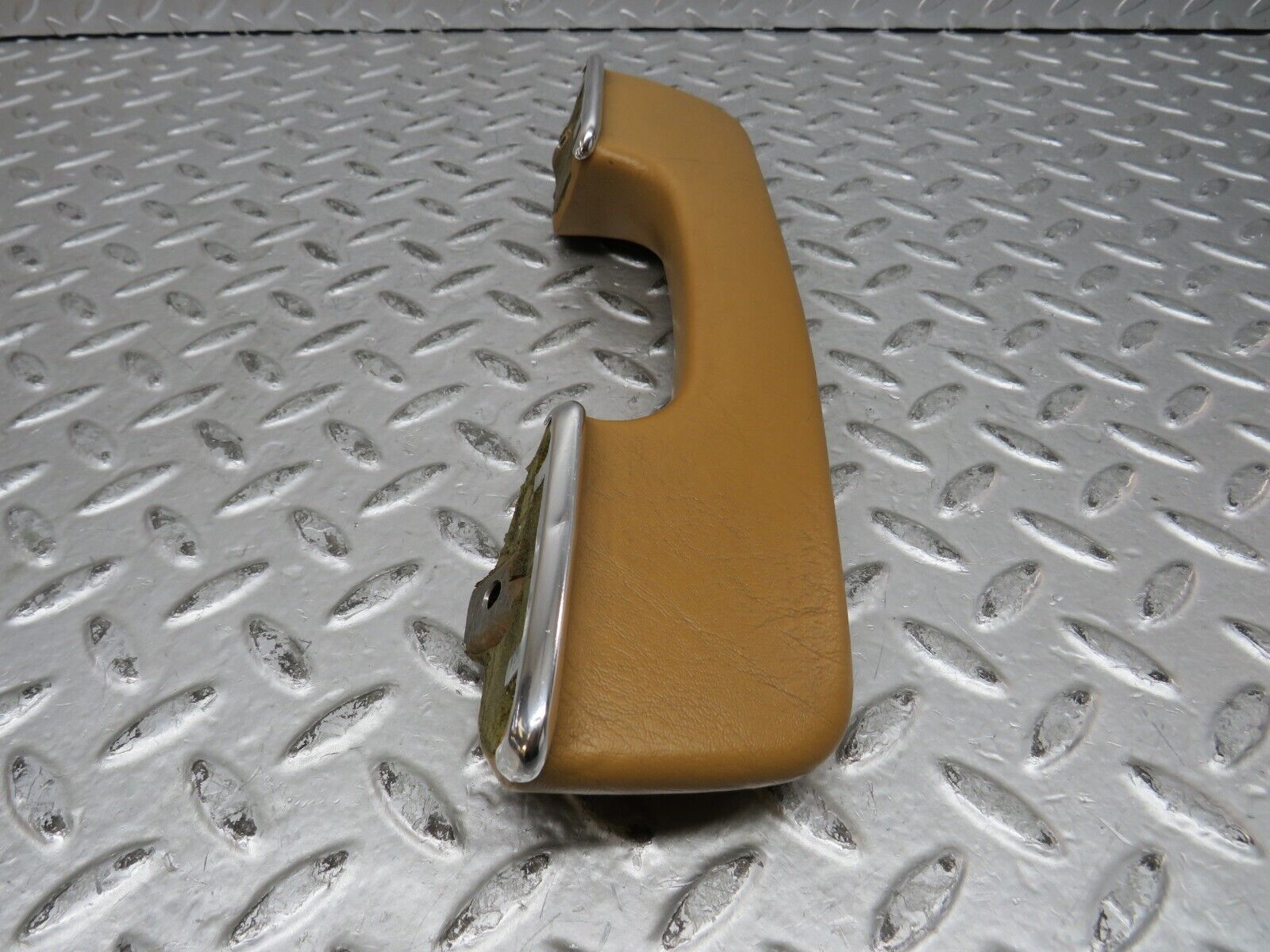 28601 Mercedes-Benz W123 280E  Right Interior Door Handle Palomino 1239702001