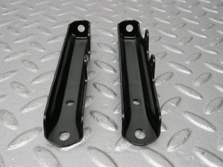 32671 Mercedes-Benz S124 300TE Wagon Air Intake Manifold Bracket