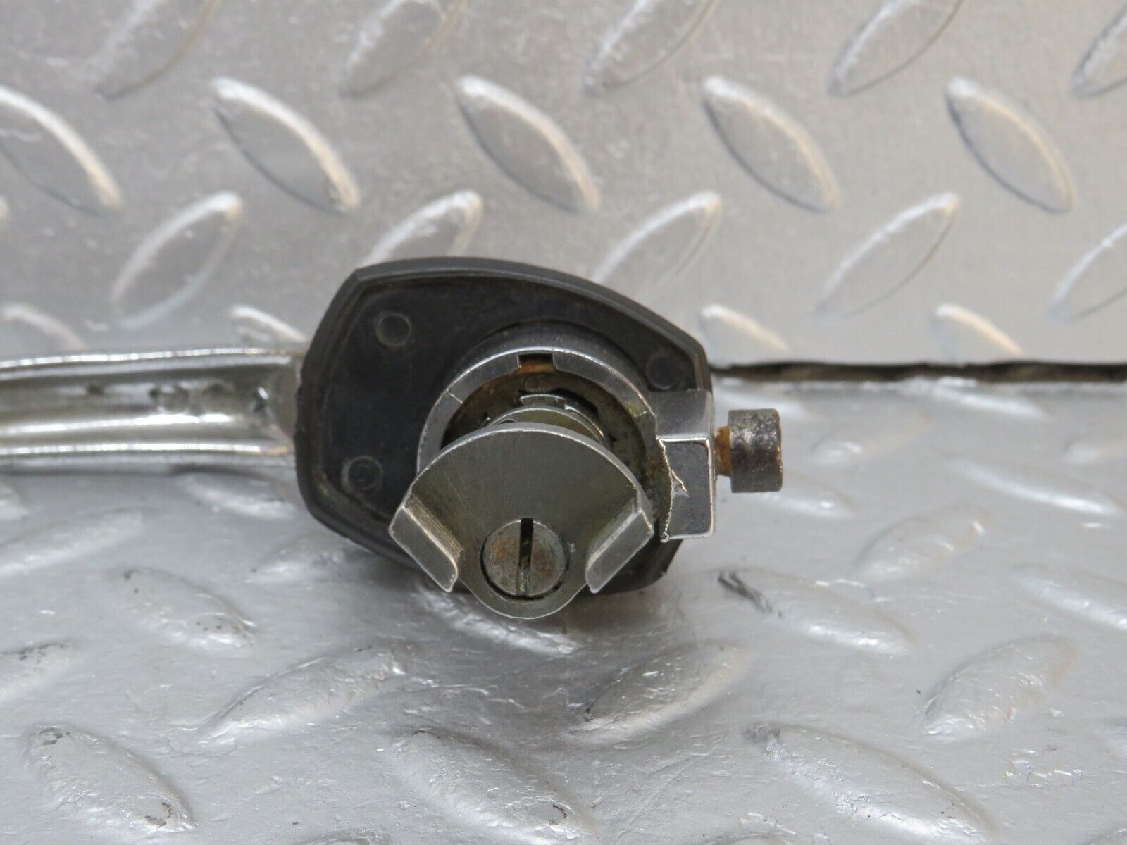 40278 Mercedes-Benz W110 230 Front Right Door Exterior Handle No Key