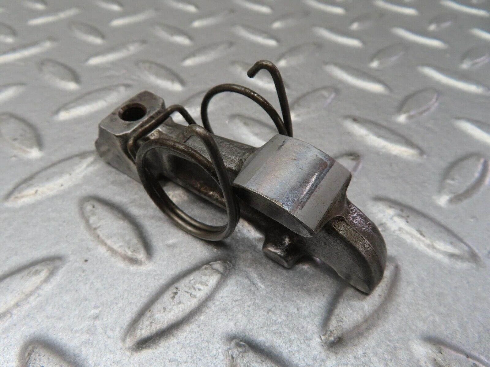 13370 Mercedes-Benz W111 230S Valve Rocker Arm With Retaining Spring