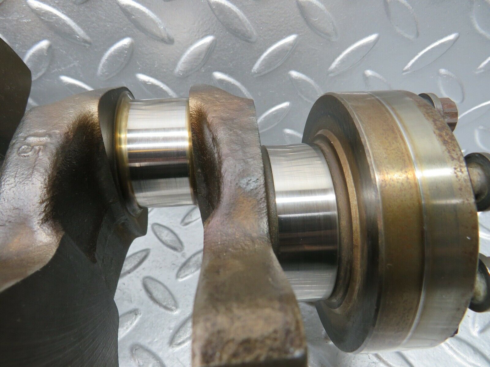 21781 Mercedes-Benz W126 300SE Crankshaft