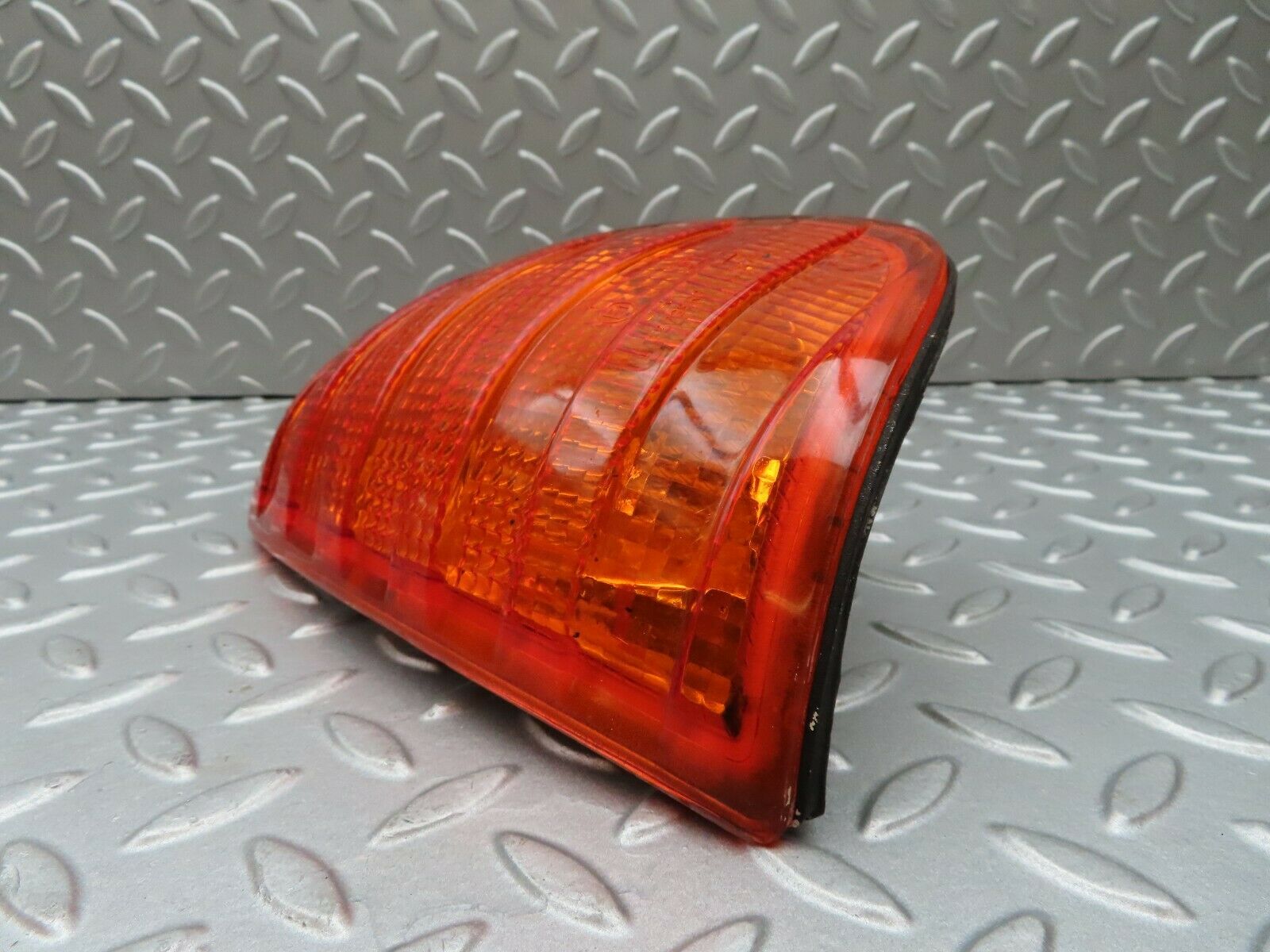 3909 Mercedes-Benz S123 200T Wagon Indicator Light Left Bosch 1305233051
