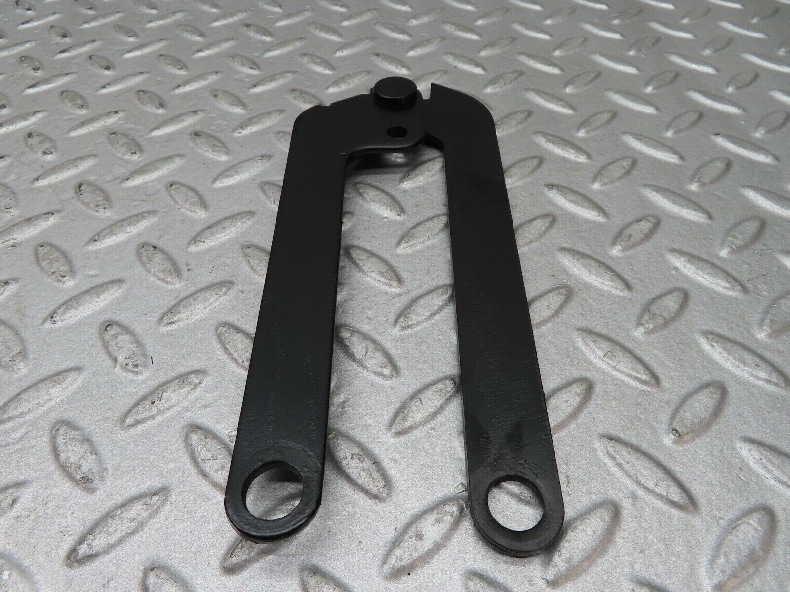 17599 Mercedes-Benz W116 450SEL Bonnet Hinge Left Side