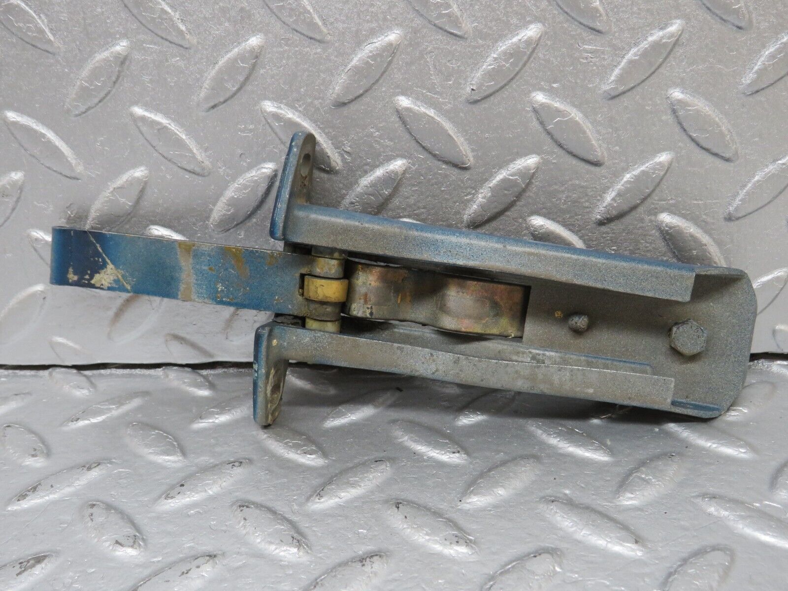 40277 Mercedes-Benz W110 230 Rear Door Safety Check Strap 1107230127