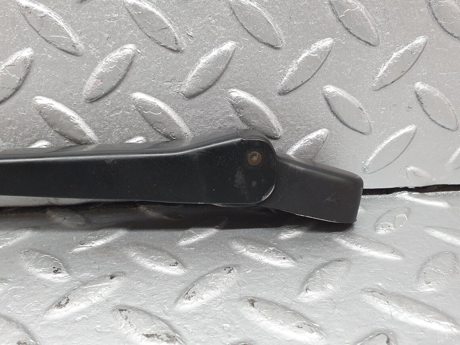 41209 Mercedes-Benz W126 300SE Windscreen Wiper Arm Left Side