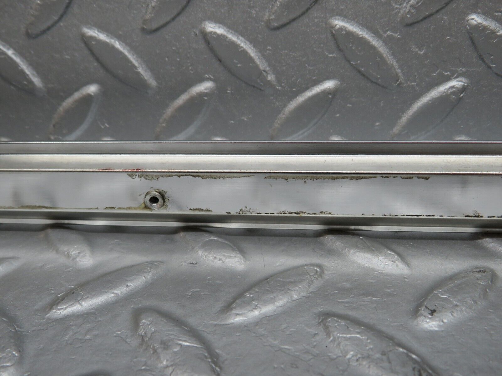 40204 Mercedes-Benz R107 Hardtop Roof Chrome Left Side