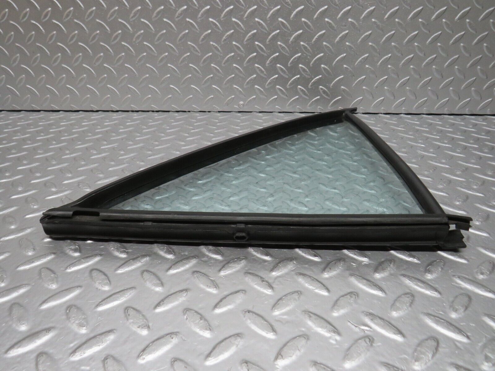 33146 Mercedes-Benz W126 Rear Right Quarter Window Glass 1267350224