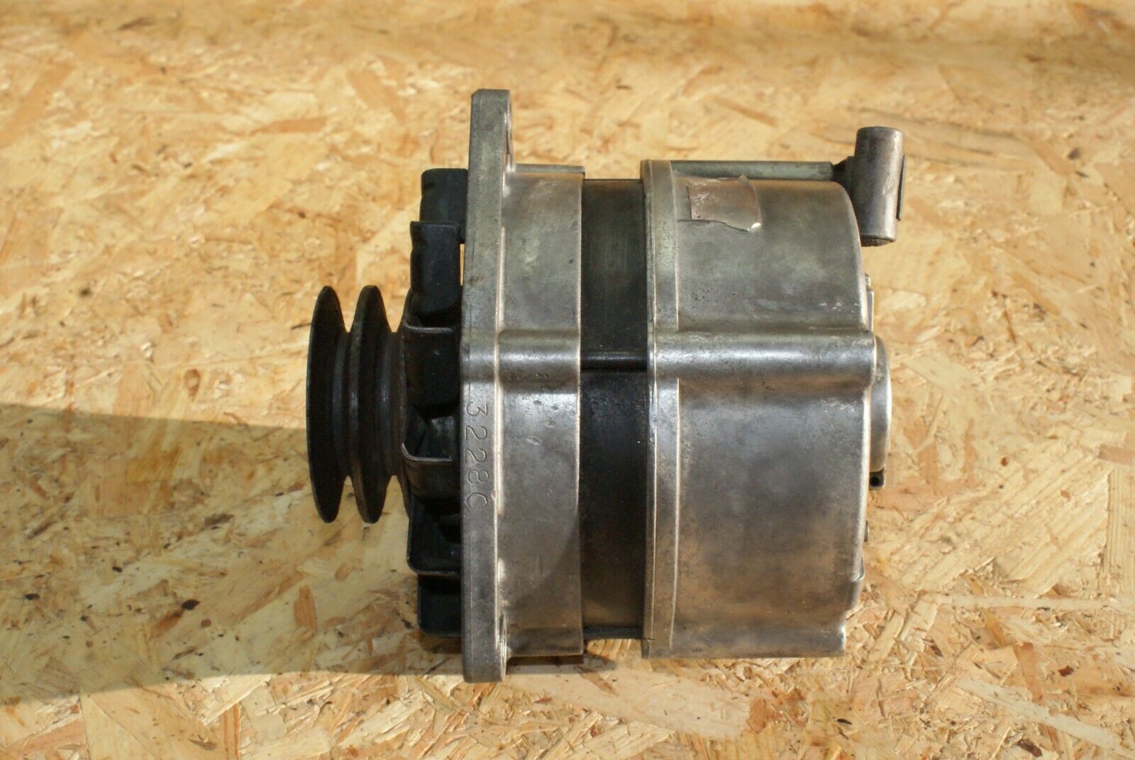 2355 Mercedes-Benz W123 280E Alternator Bosch 1125884274