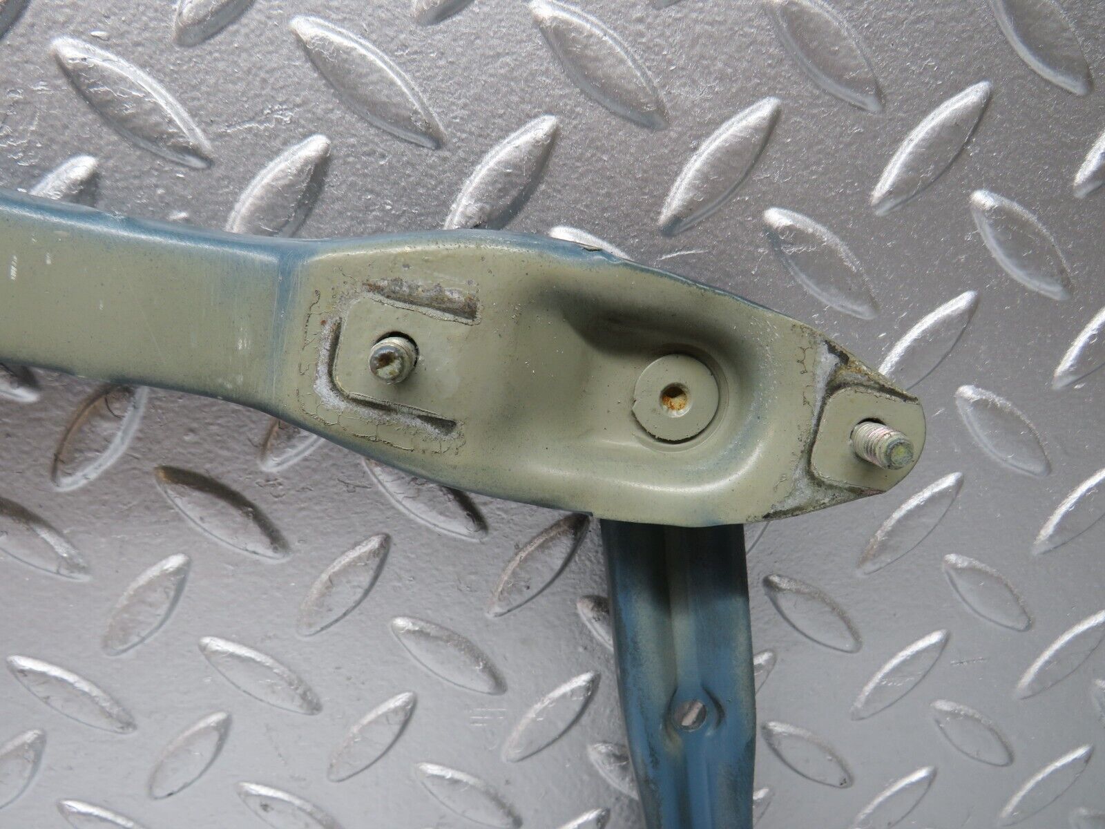 30700 Mercedes-Benz W201 190E 2.0L Bonnet Hinge Right Side