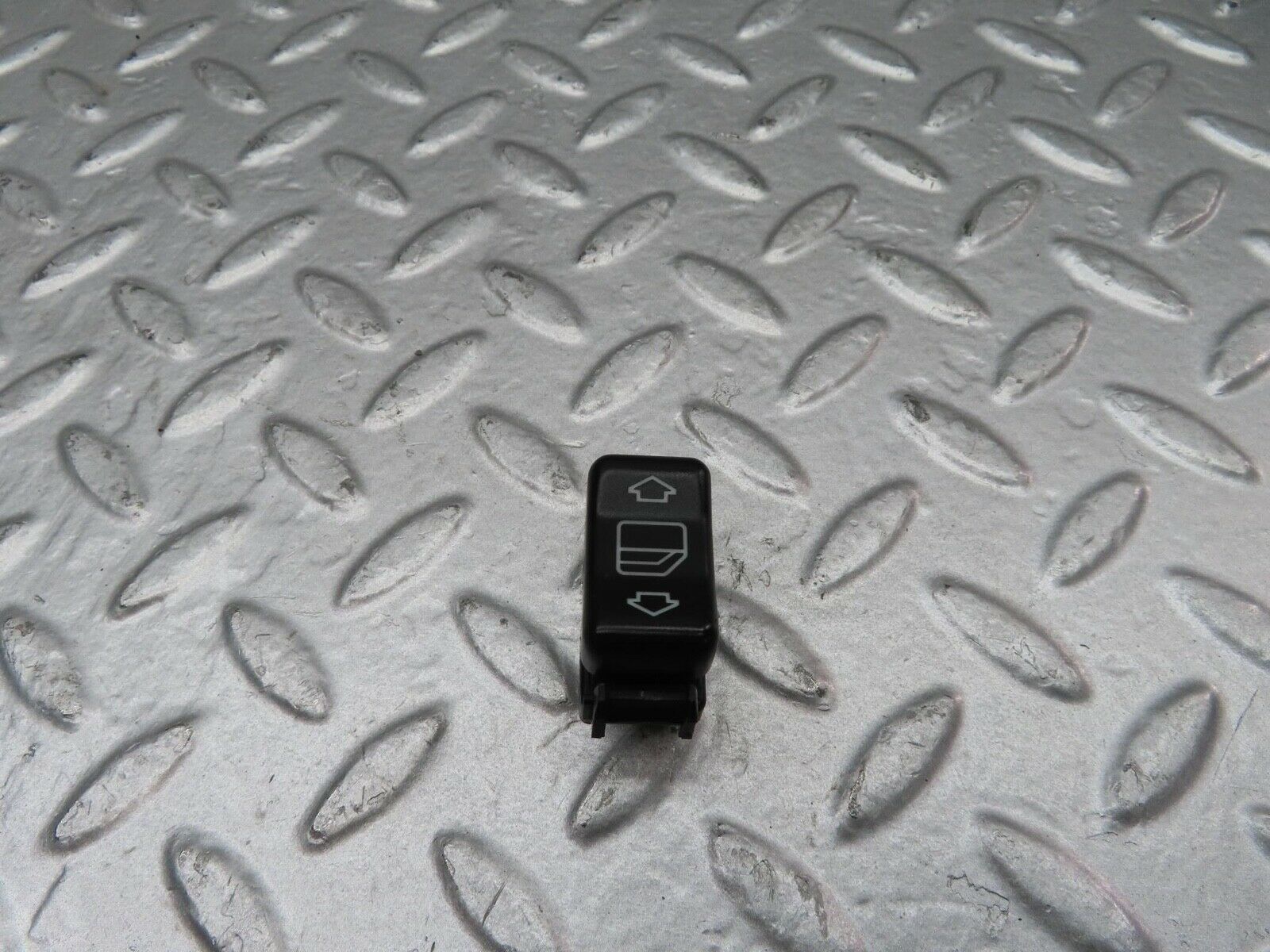 15036 Mercedes-Benz W140 S320 Electric Window Switch Left Side 1408210151