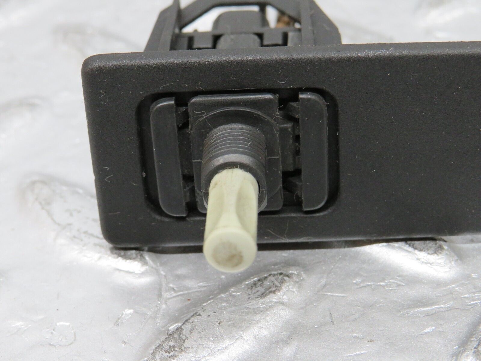 31781 Mercedes-Benz W201 190LE 1.8L Trunk Boot Light Switch 2018201211