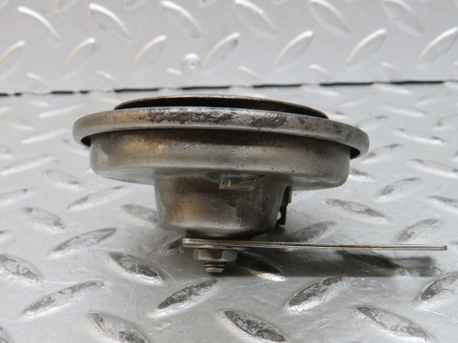 28447 Mercedes-Benz S123 240D Wagon Horn 002952 0035424120