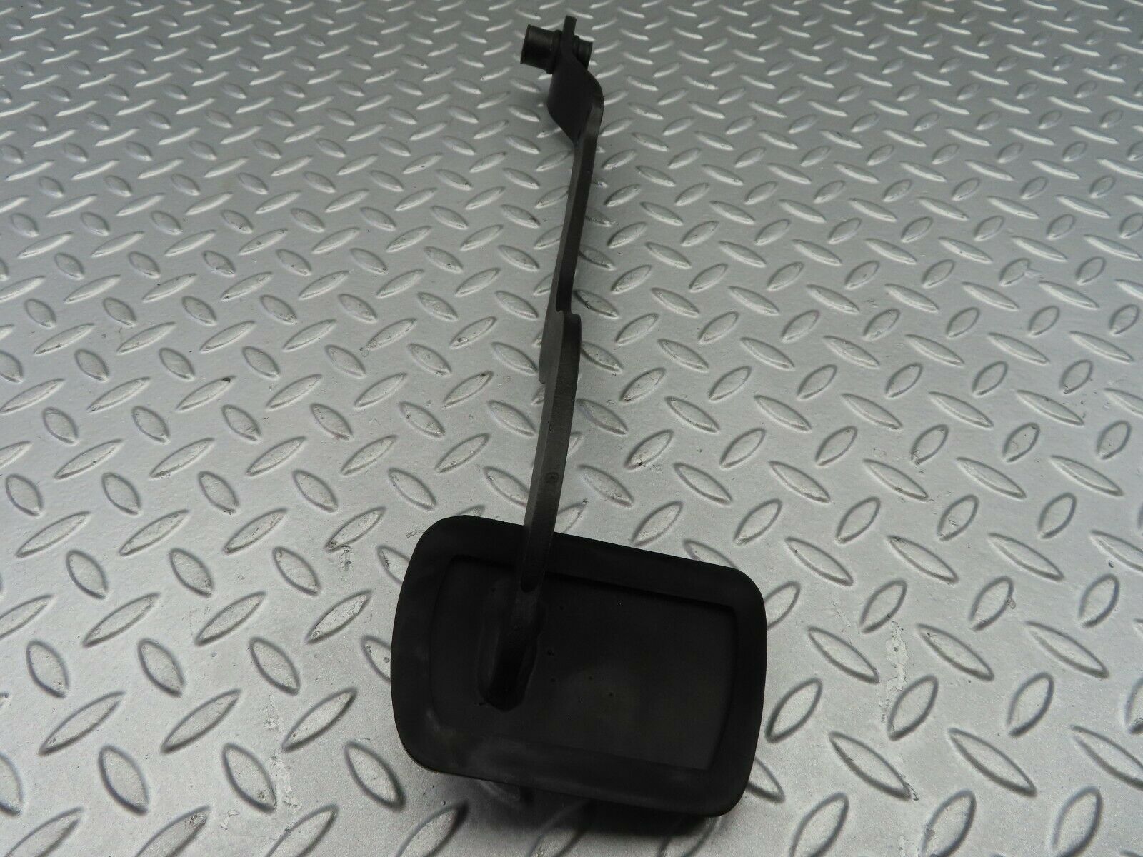 7188 Mercedes-Benz C107 350SLC Coupe Brake Pedal