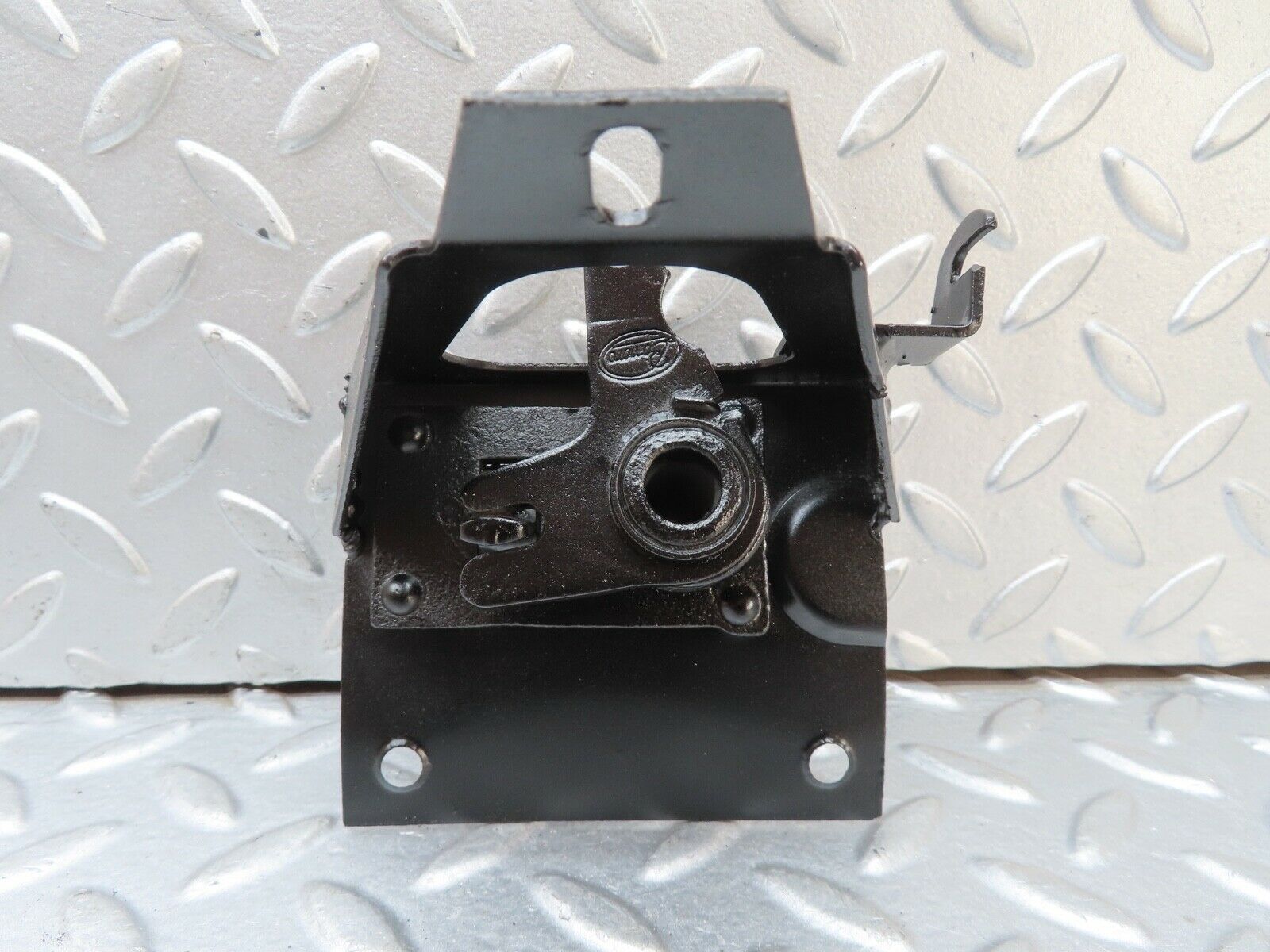 18724 Mercedes-Benz W120 W121 Ponton Bonnet Lock Lower