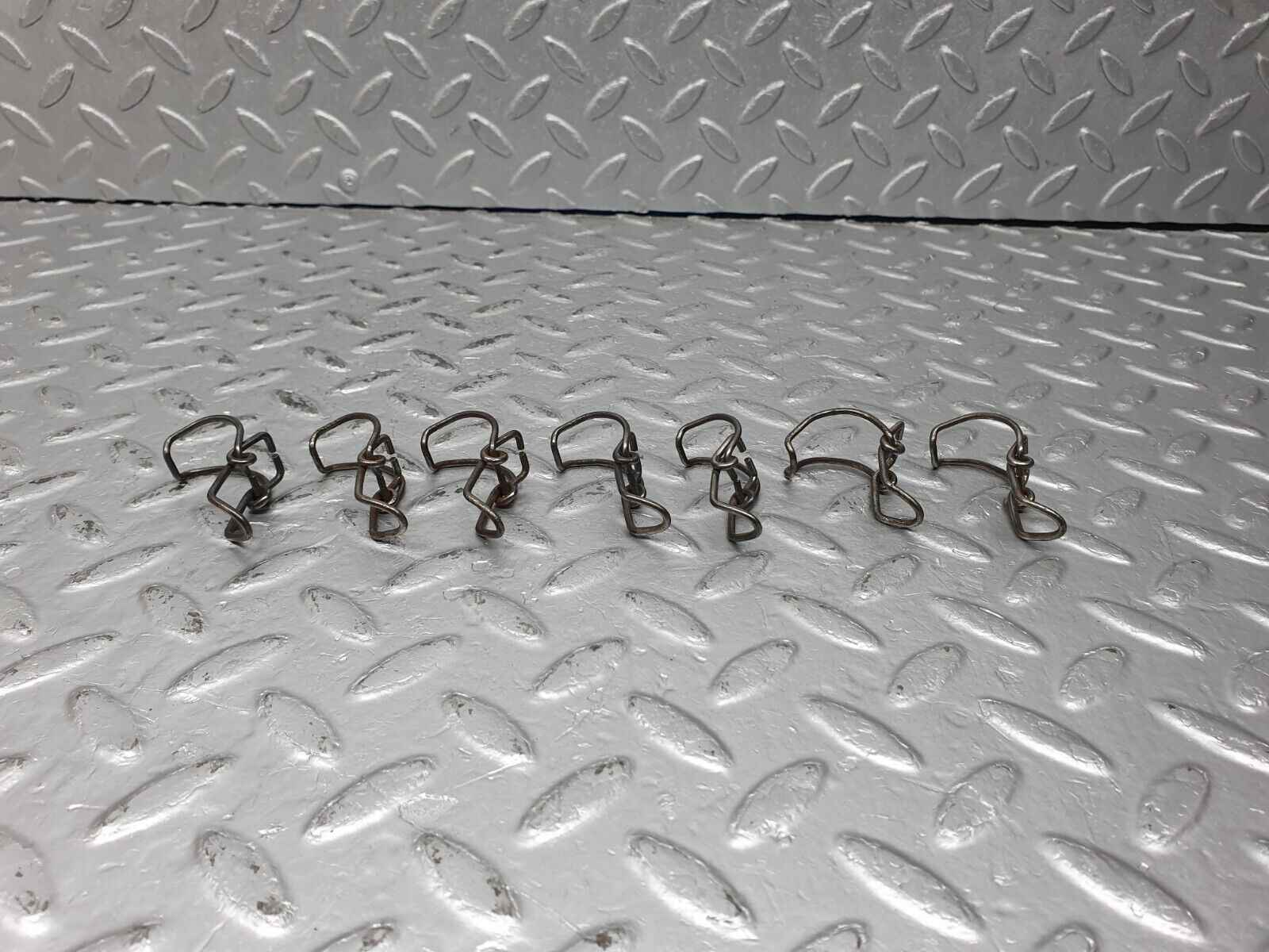 41196 Mercedes-Benz W126 300SE Air Filter Box Housing Clip Set 7x