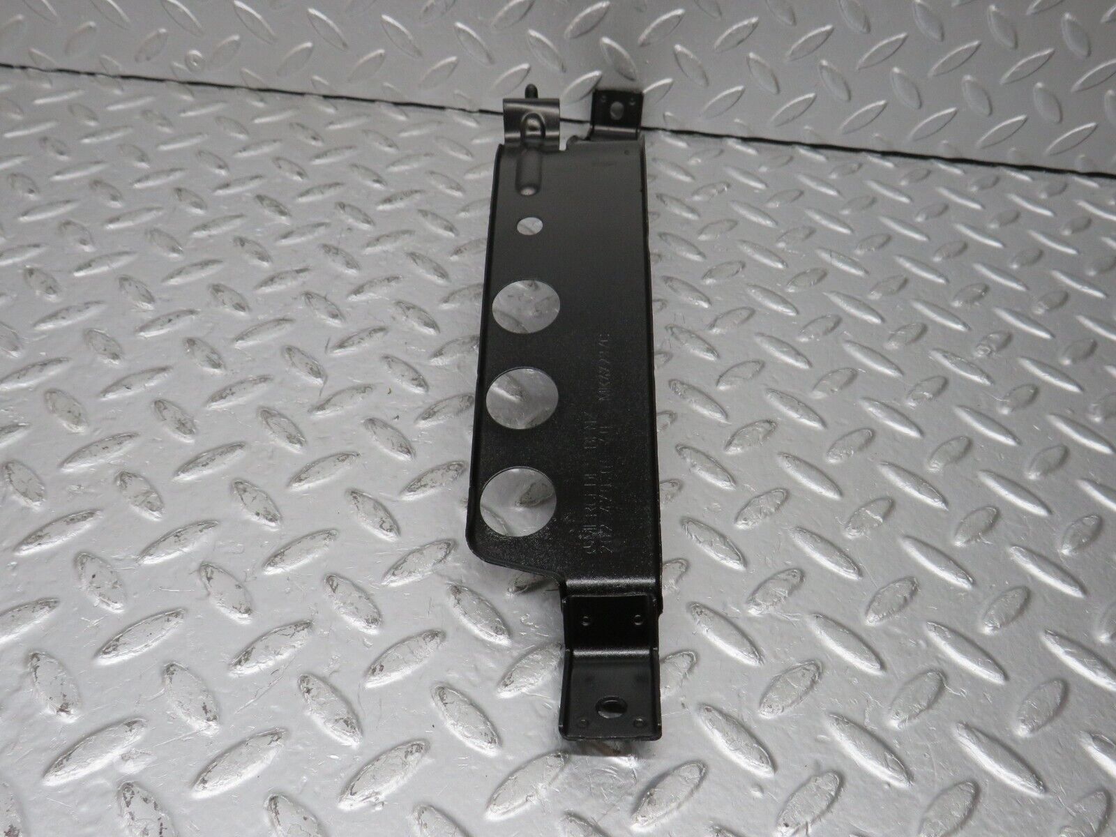 33466 Mercedes-Benz W202 C180 Fuel Tank Holder Strap 2024700640