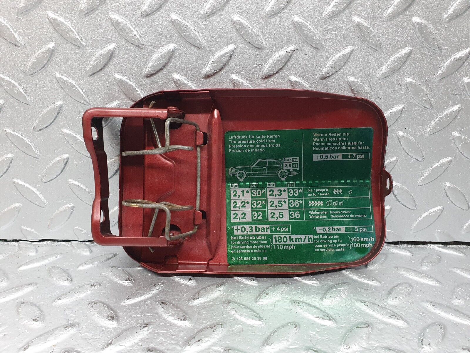 41001 Mercedes-Benz W126 300SE Fuel Tank Flap Cap 1265842539