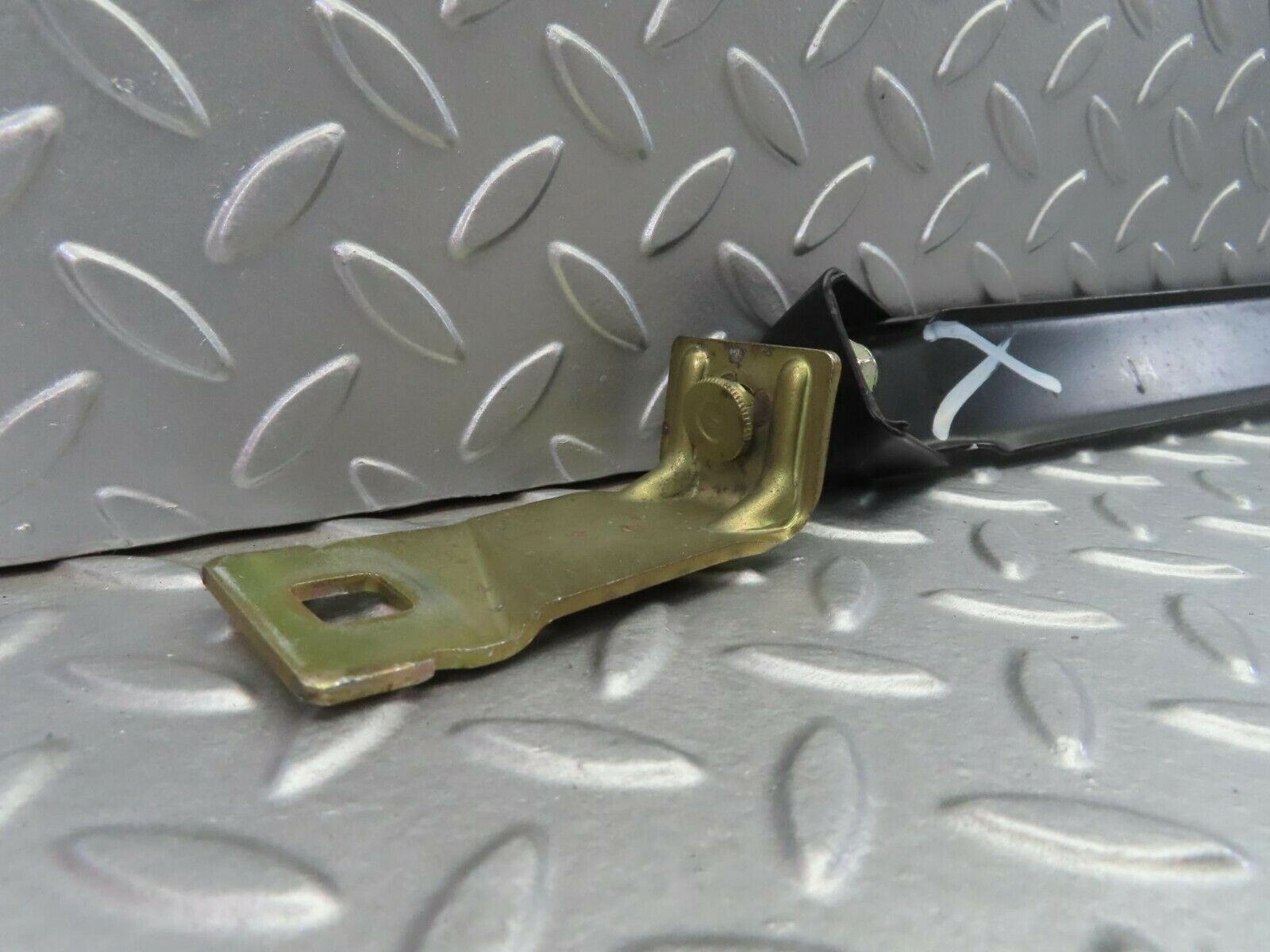 10657 Mercedes-Benz W201 190E Fuel Tank Tightening Strap 2014700040