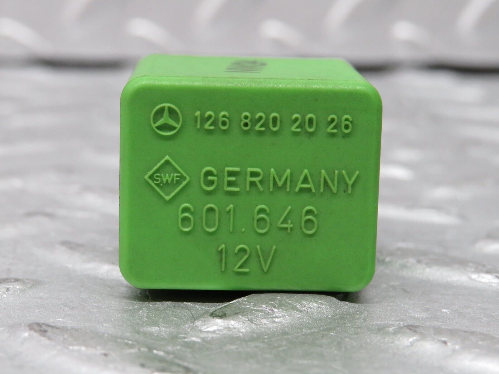 36087 Mercedes-Benz W126 420SE Headlight Wiper Relay 1268202026