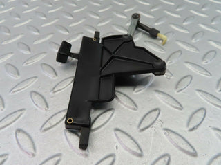 7469 Mercedes-Benz W116 450SE. Heater Control Lever Mechanism