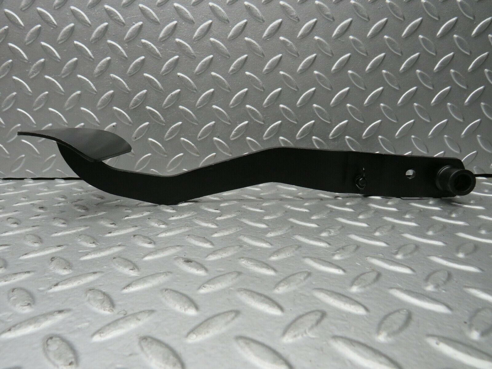 22138 Mercedes-Benz S123 280TE Wagon Brake Pedal