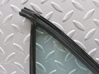 33146 Mercedes-Benz W126 Rear Right Quarter Window Glass 1267350224