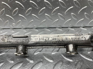 33400 Mercedes-Benz W202 C180 Fuel Injector Rail 11107845