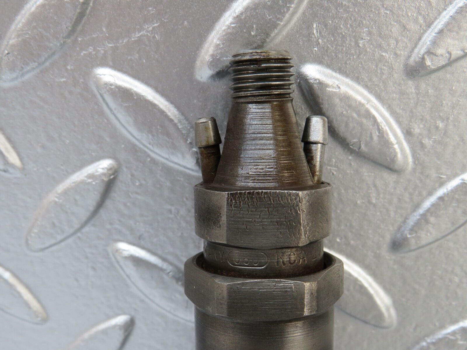 25529 Mercedes-Benz W123 200 Fuel Injector Bosch KCA27S55067