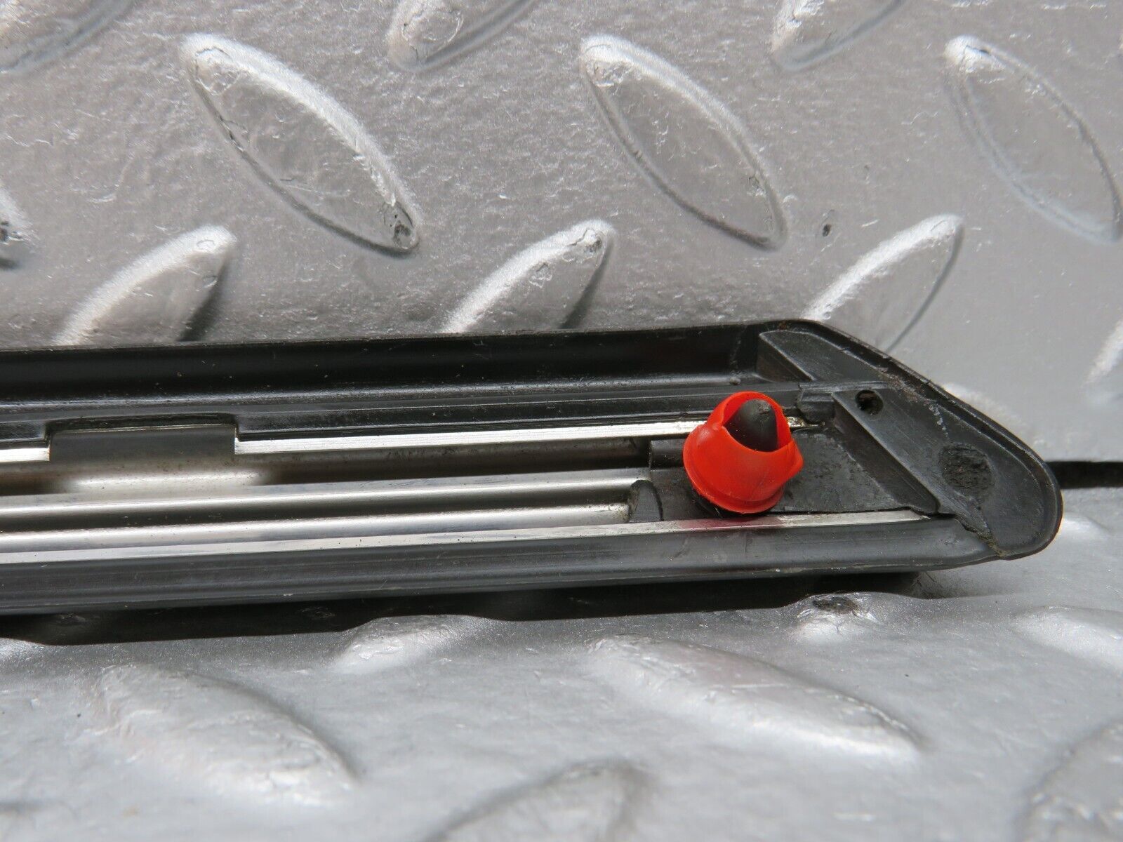 0067 Mercedes-Benz W116 350SE Front Right Wing Lower Trim