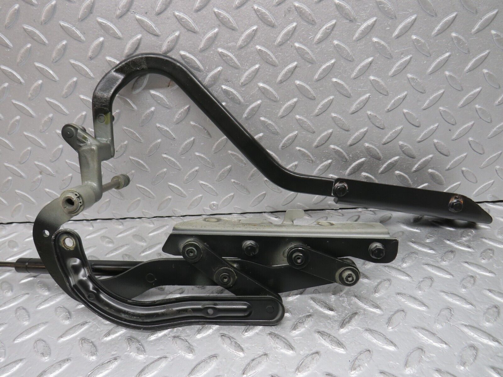 37852 Mercedes-Benz A124 320E Cabriolet Trunk Boot Soft Top Hinge Right Side