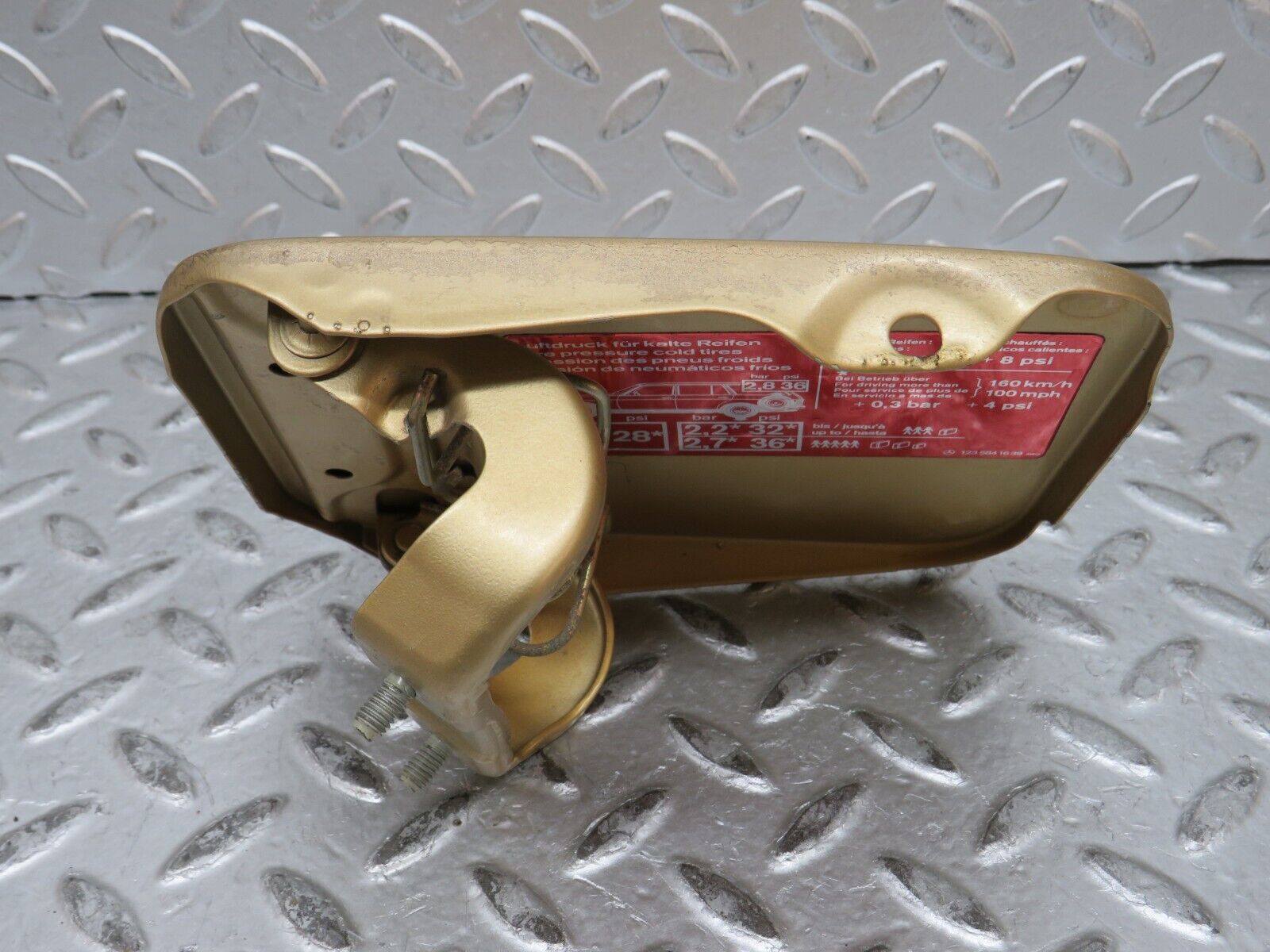 28488 Mercedes-Benz S123 240D Wagon Fuel Tank Flap Cap 1235841639