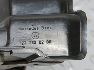 0572 Mercedes-Benz W123 230E Rear Right Door Lock Mechanism 1237330208