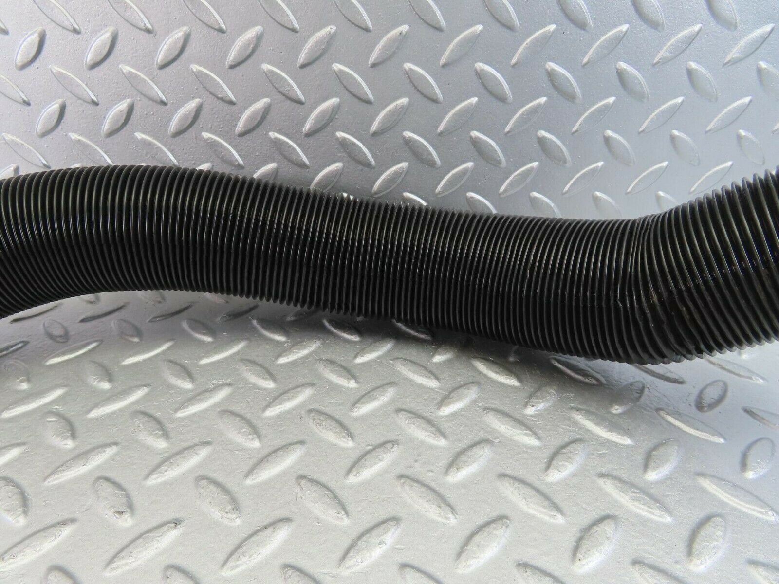 10049 Mercedes-Benz C123 230CE Coupe Air Duct Pipe Hose