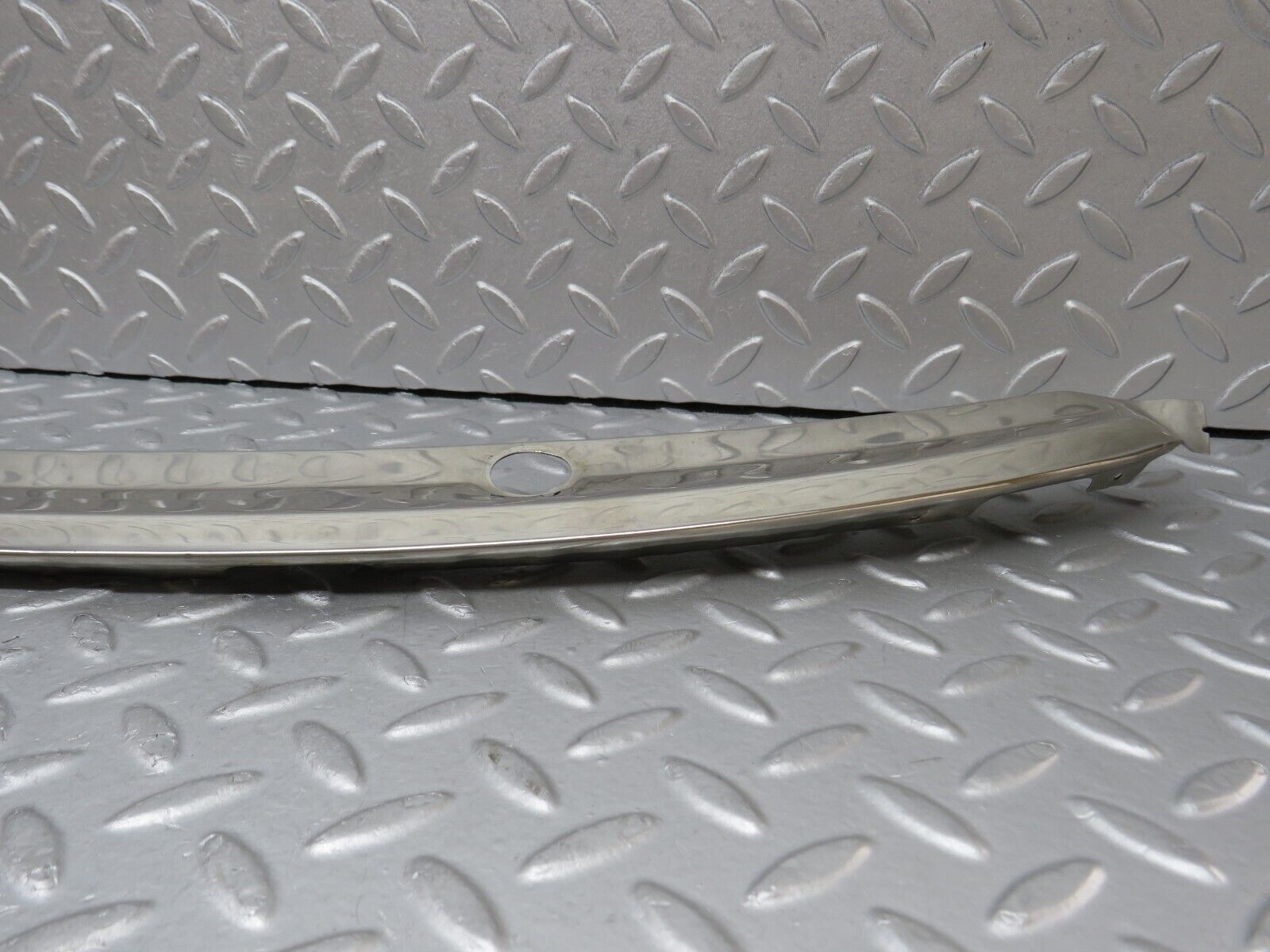 35625 Mercedes-Benz R107 280SL Windscreen Top Chrome Trim