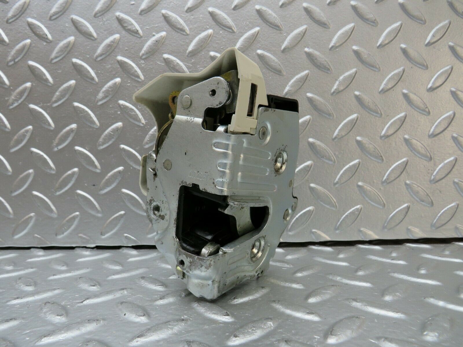24198 Mercedes-Benz S124 220TE Wagon Rear Right Door Lock Mechanism