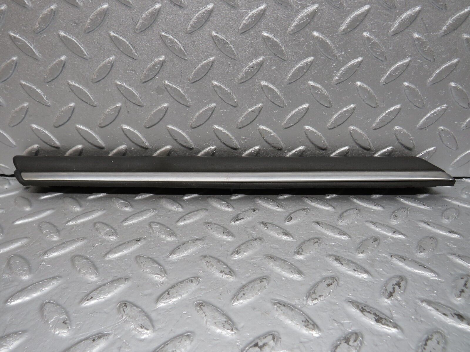 40126 Mercedes-Benz R107 350SL Front Left Fender Wing Lower Trim