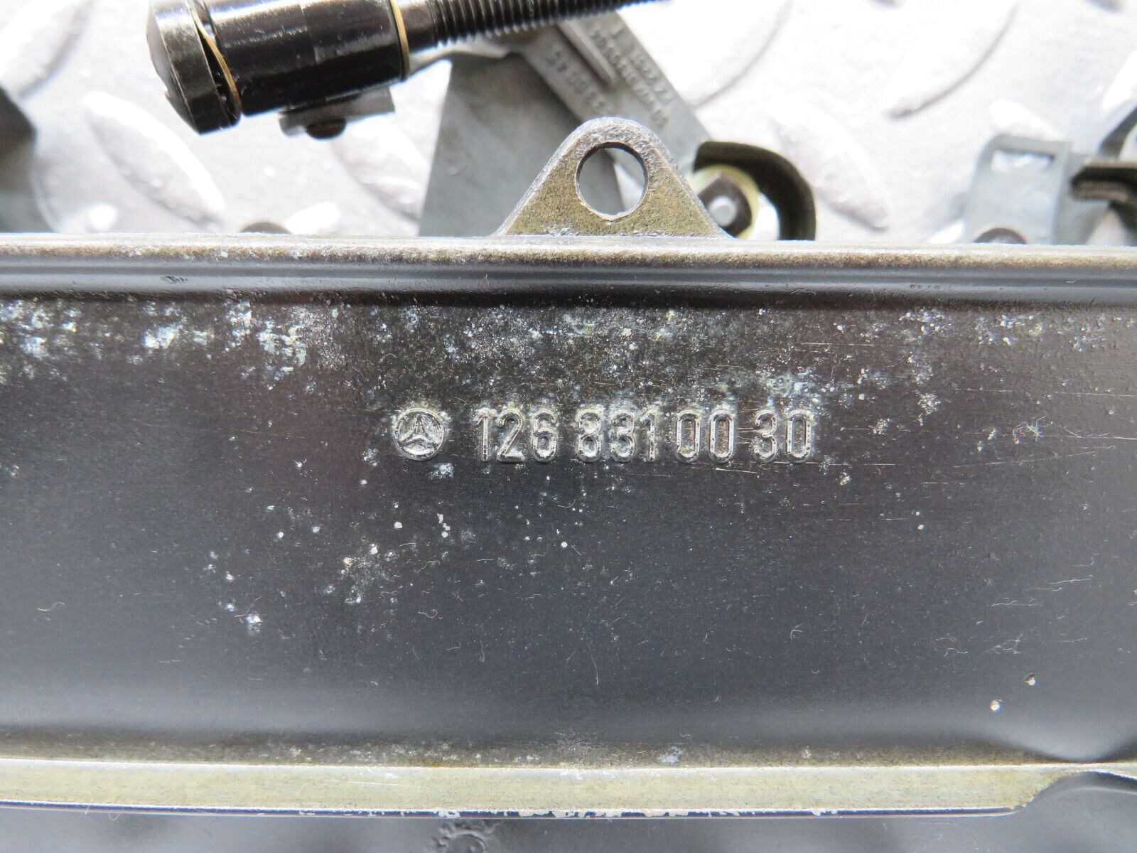 34431 Mercedes-Benz C126 380SEC Dashboard Centre Air Vent 1268310030 126830005