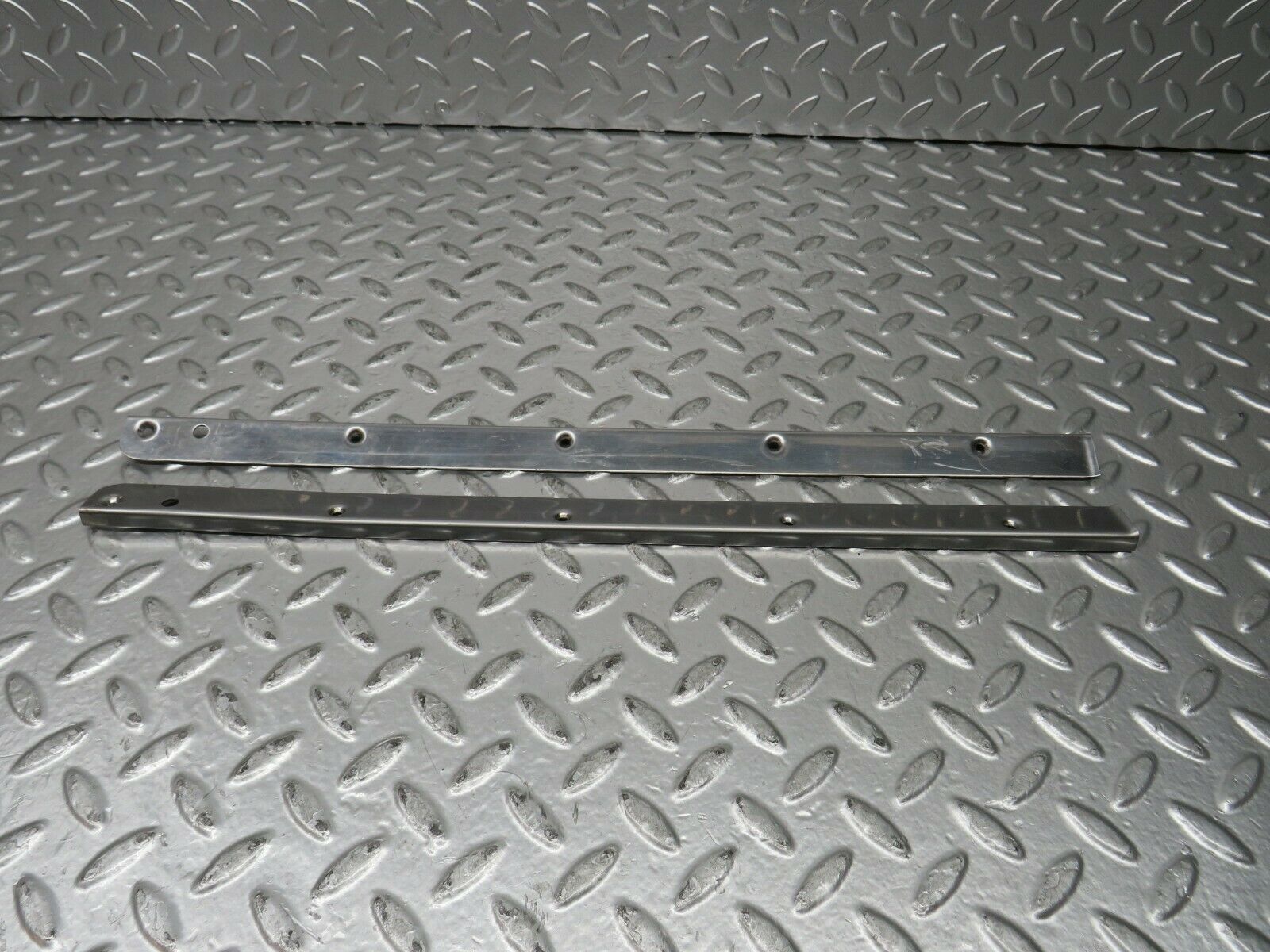 23219 Mercedes-Benz W116 350SE Sunroof Chrome Trim Set