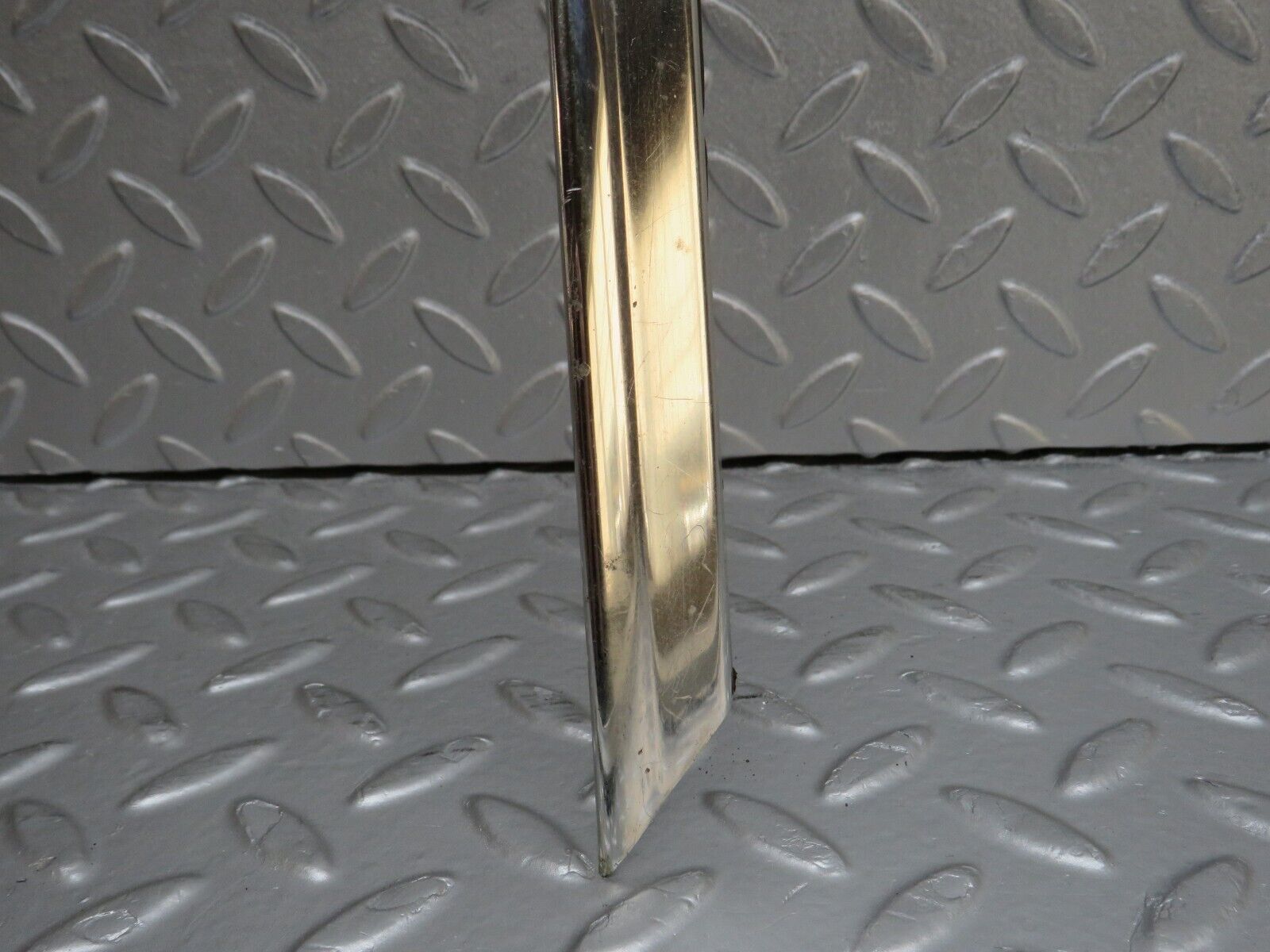 40263 Mercedes-Benz R107 Front Windscreen Chrome Frame
