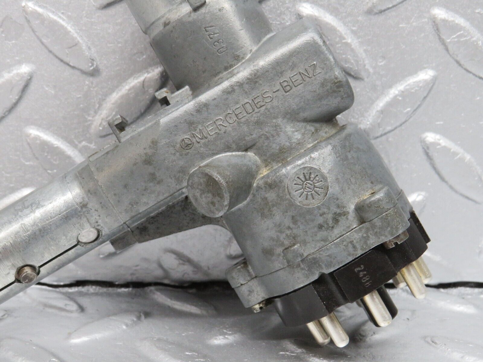40166 Mercedes-Benz R107 350SL Steering Lock Ignition Switch With Key
